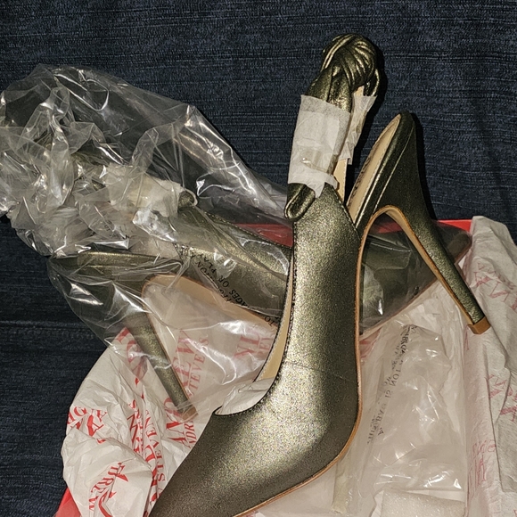 Andrew Stevens Leather Slingback Pumps - Picture 1 of 5